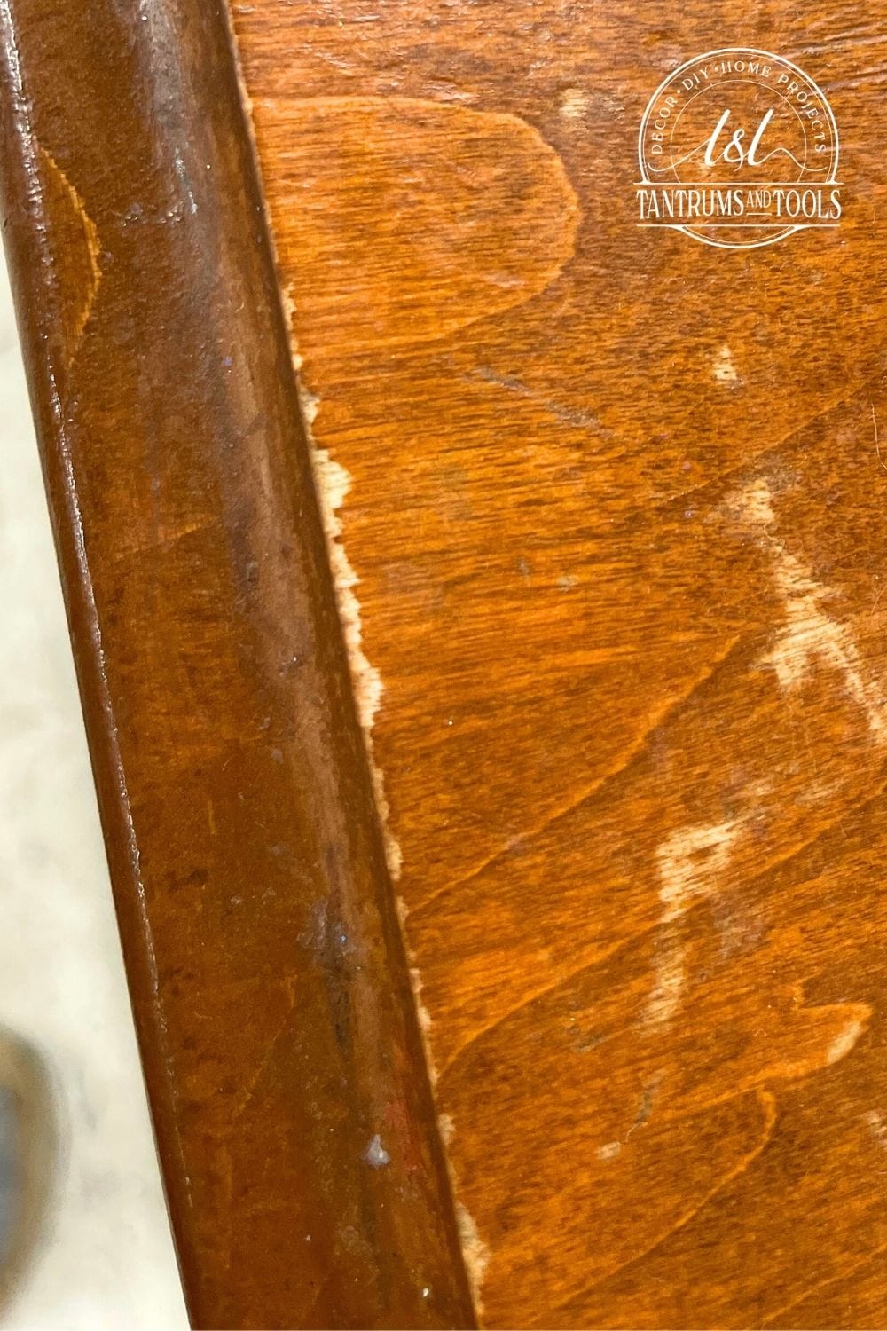 How to Know if Furniture is Real Wood or Veneer Wood Panel