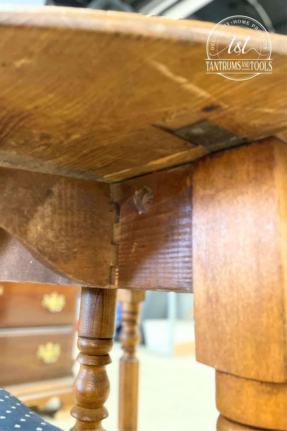 How to Know if Furniture is Real Wood or Veneer Wood Panel